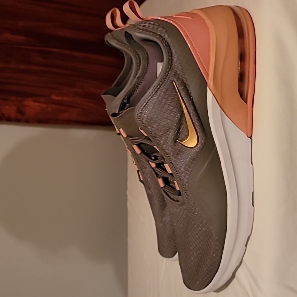 Nike tennis shoes